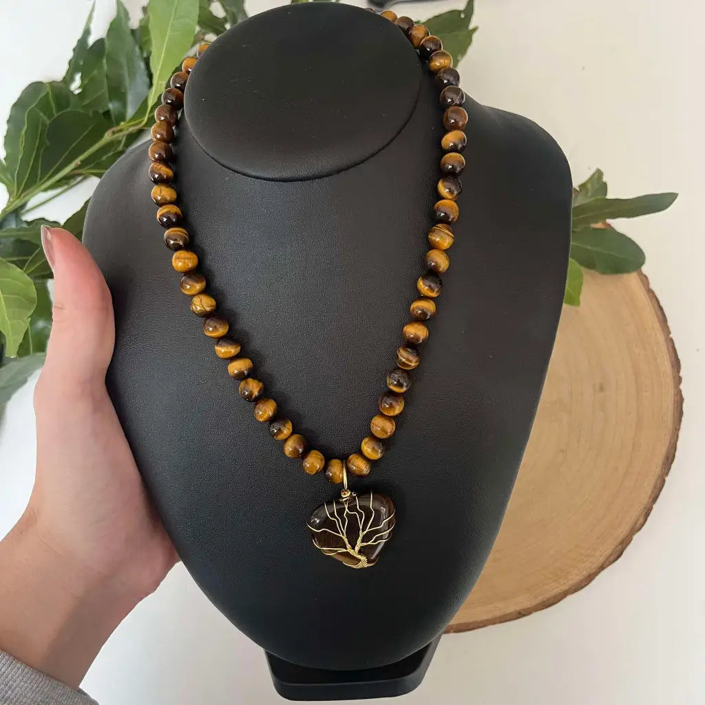 Collier Ras de cou Œil de Tigre: Force et Protection