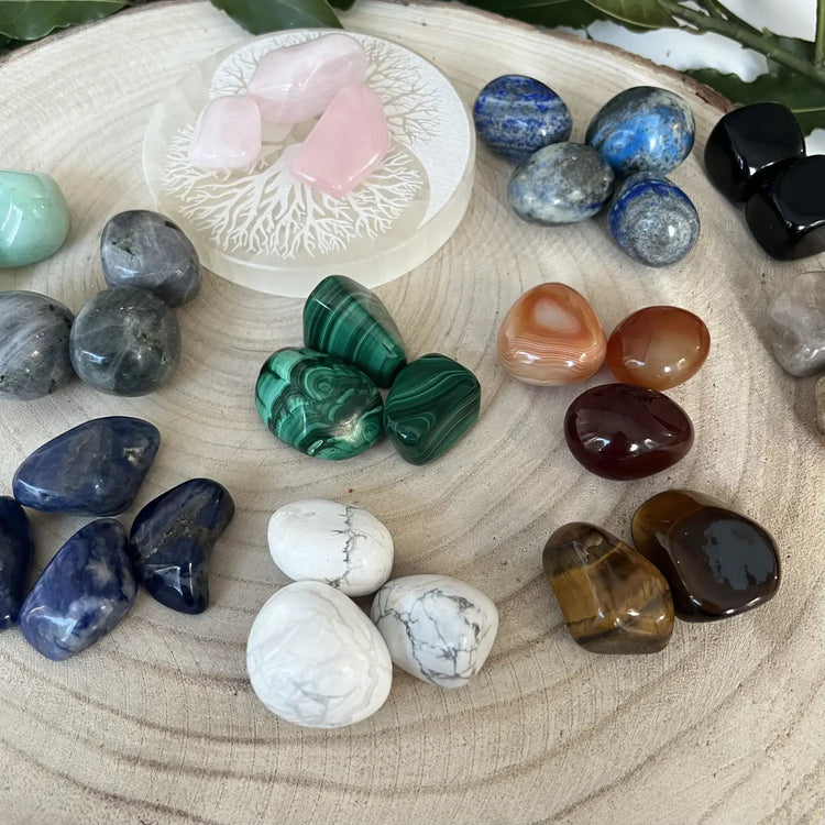Collection de Pierres Roulées polies aux coloris variés, idéales pour la décoration et la méditation