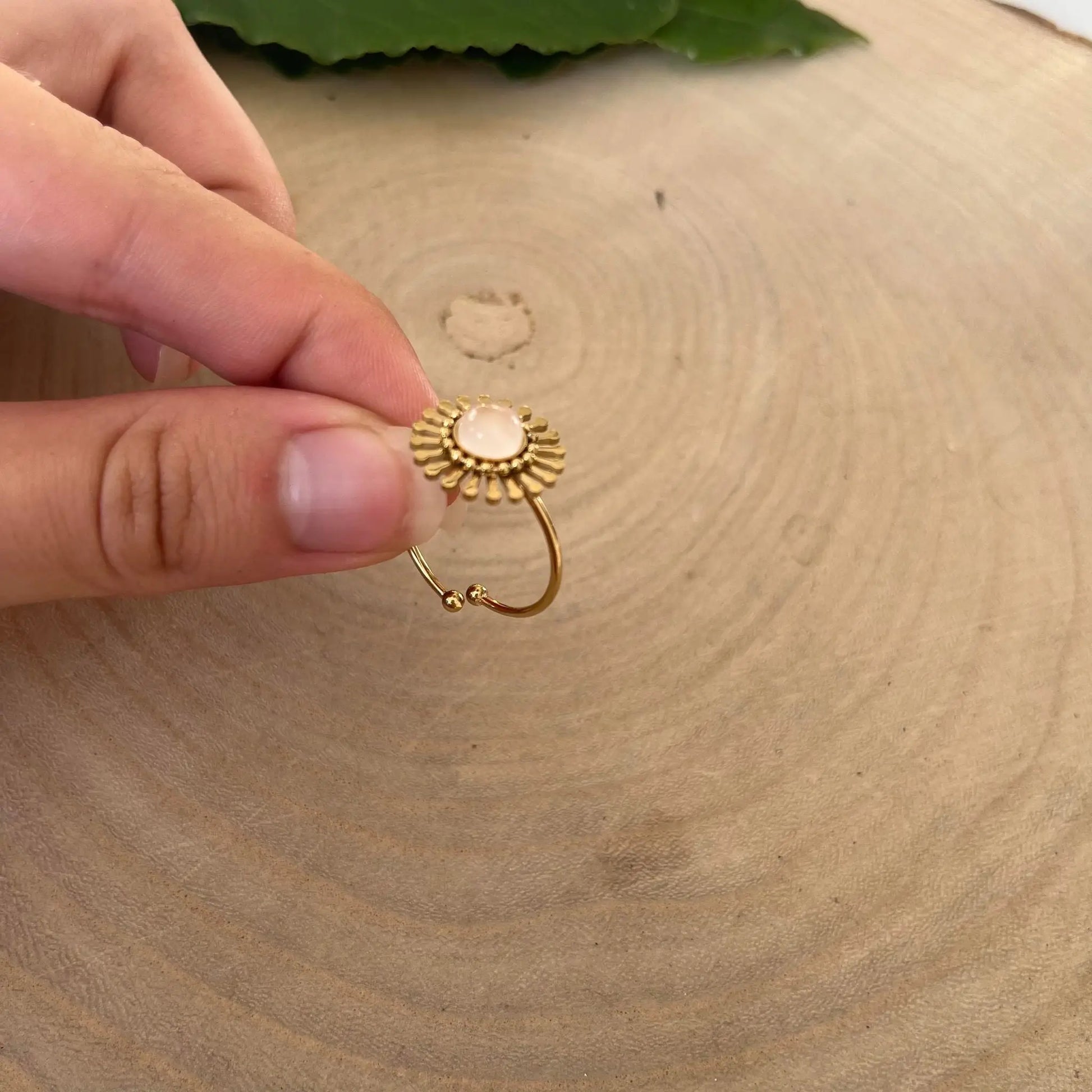 Bague ajustable Fleur avec Pierre Naturelle - bague