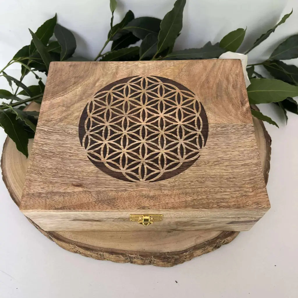 Boîte en Bois Fleur de Vie – Gravure en Bois de Manguier