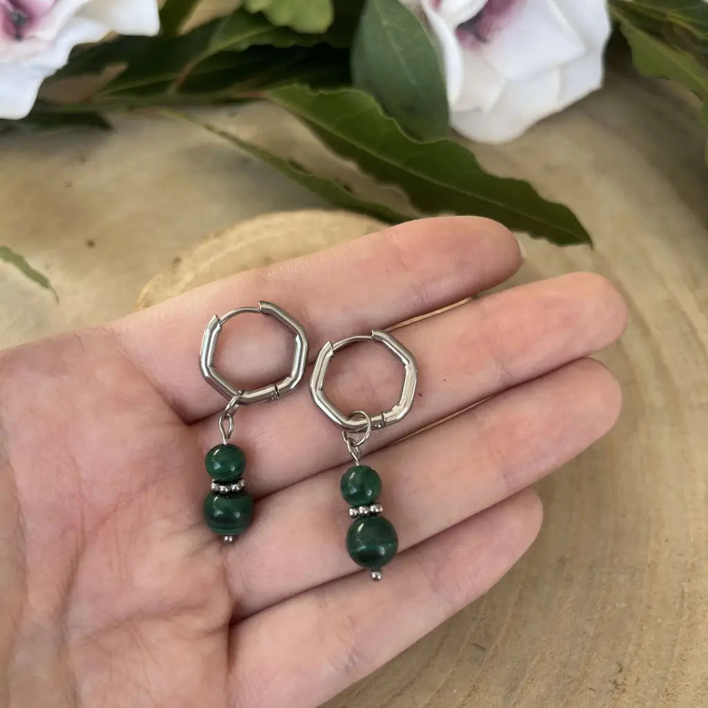 Boucles d’Oreilles Malachite: Éclat Vert et Harmonie