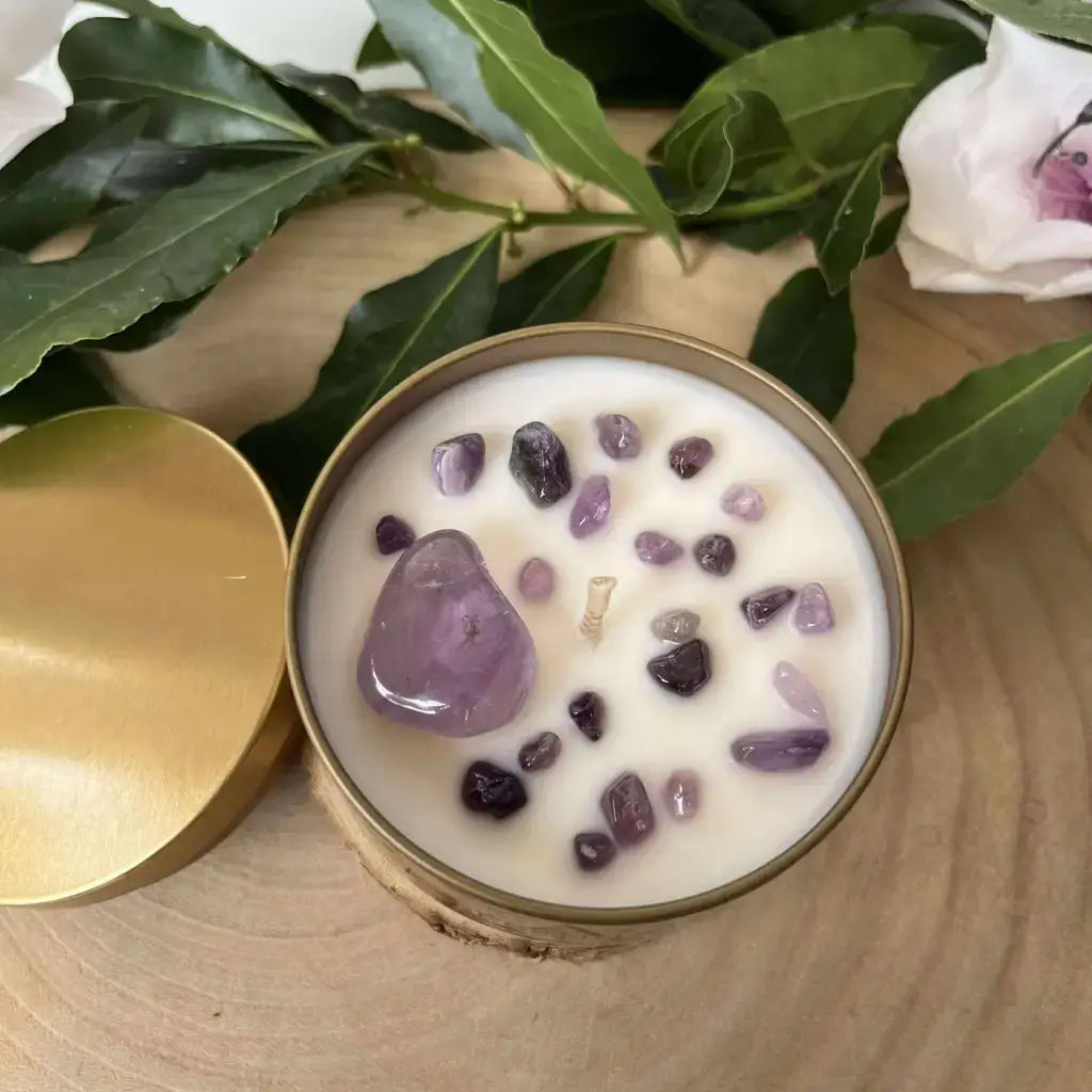 Bougie Sérénité en Améthyste avec pierres naturelles pour une ambiance relaxante et apaisante
