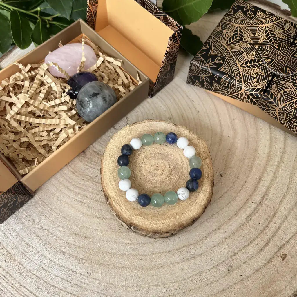 Box Hypersensibilité Pierres Naturelles d'Aura de Roche avec bracelet en pierres multicolores et coffret décoratif