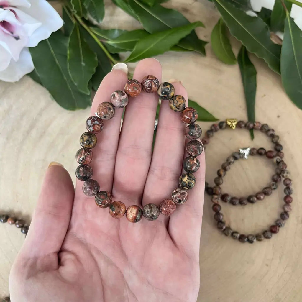 Bracelet en Jaspe Léopard naturel avec perles colorées, idéal pour un look élégant et bohème