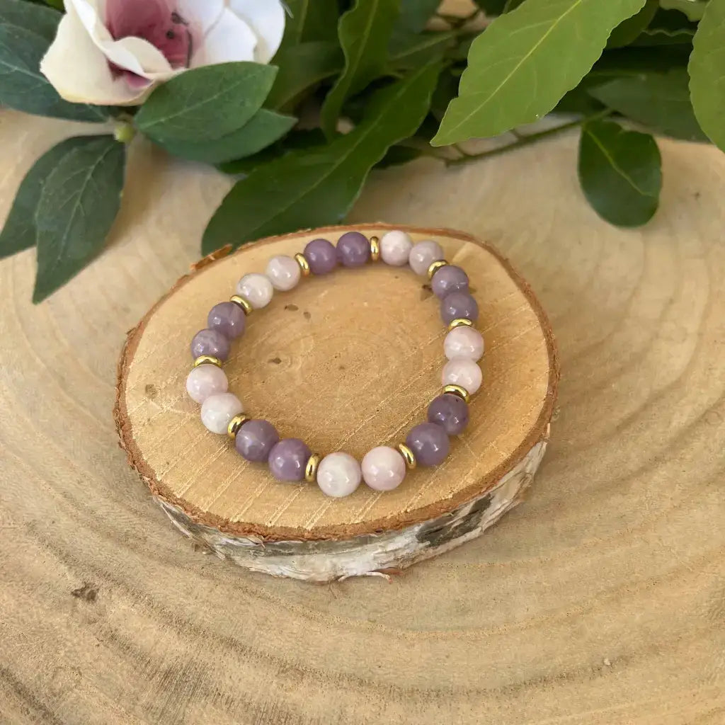 Bracelet kunzite lépidolite avec perles mauves et roses, parfait pour rehausser votre style