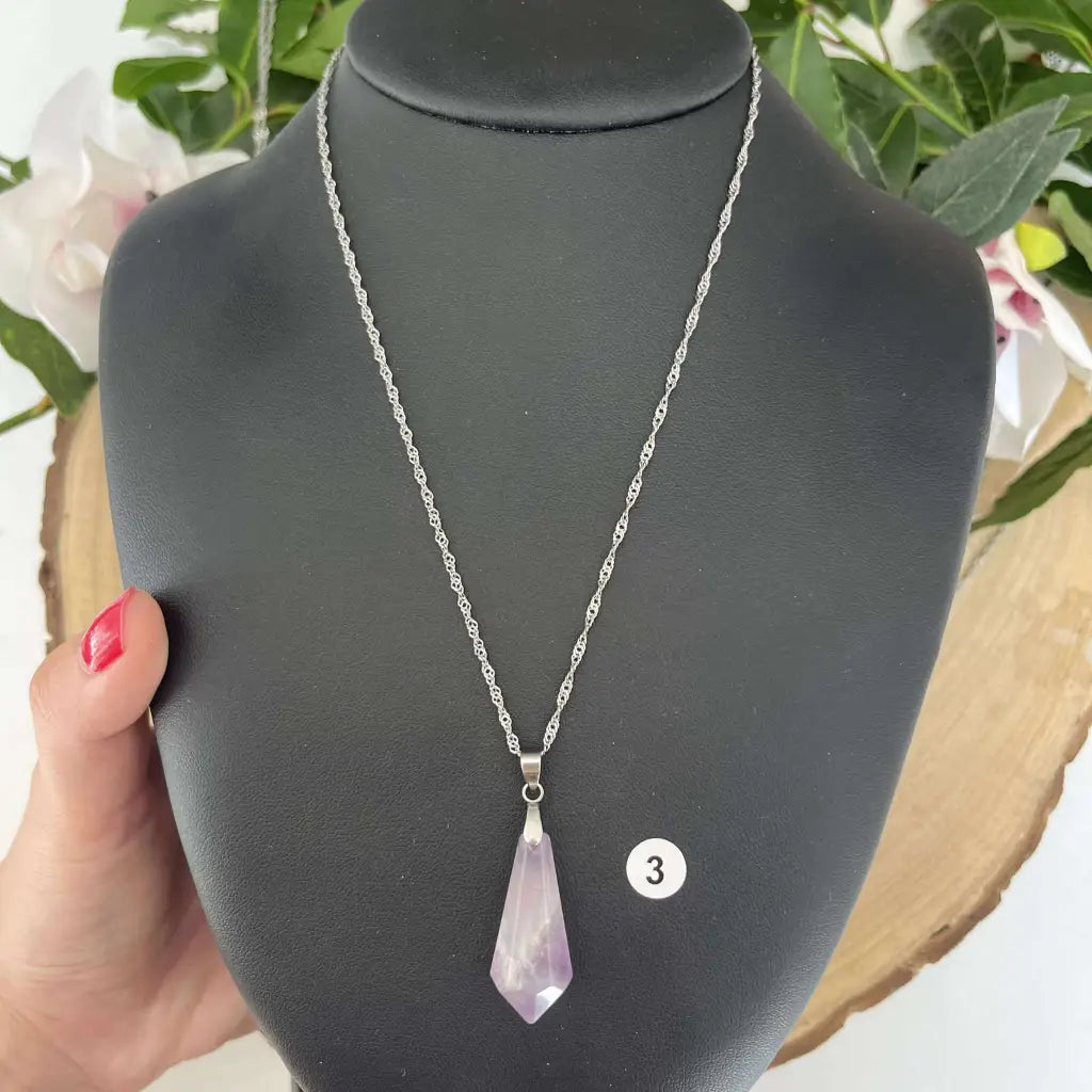 Collier Améthyste Petit Cône – Apaisement et Élégance