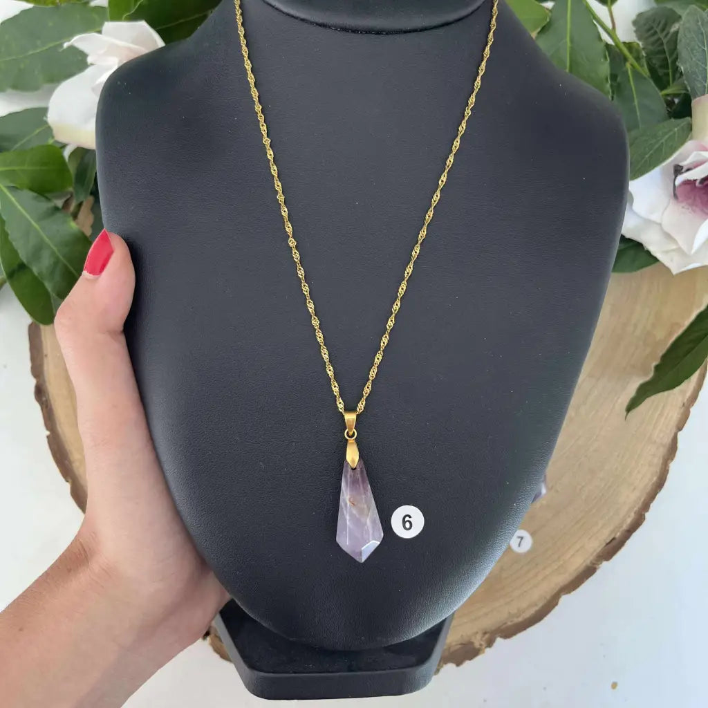 Collier Améthyste Petit Cône – Apaisement et Élégance