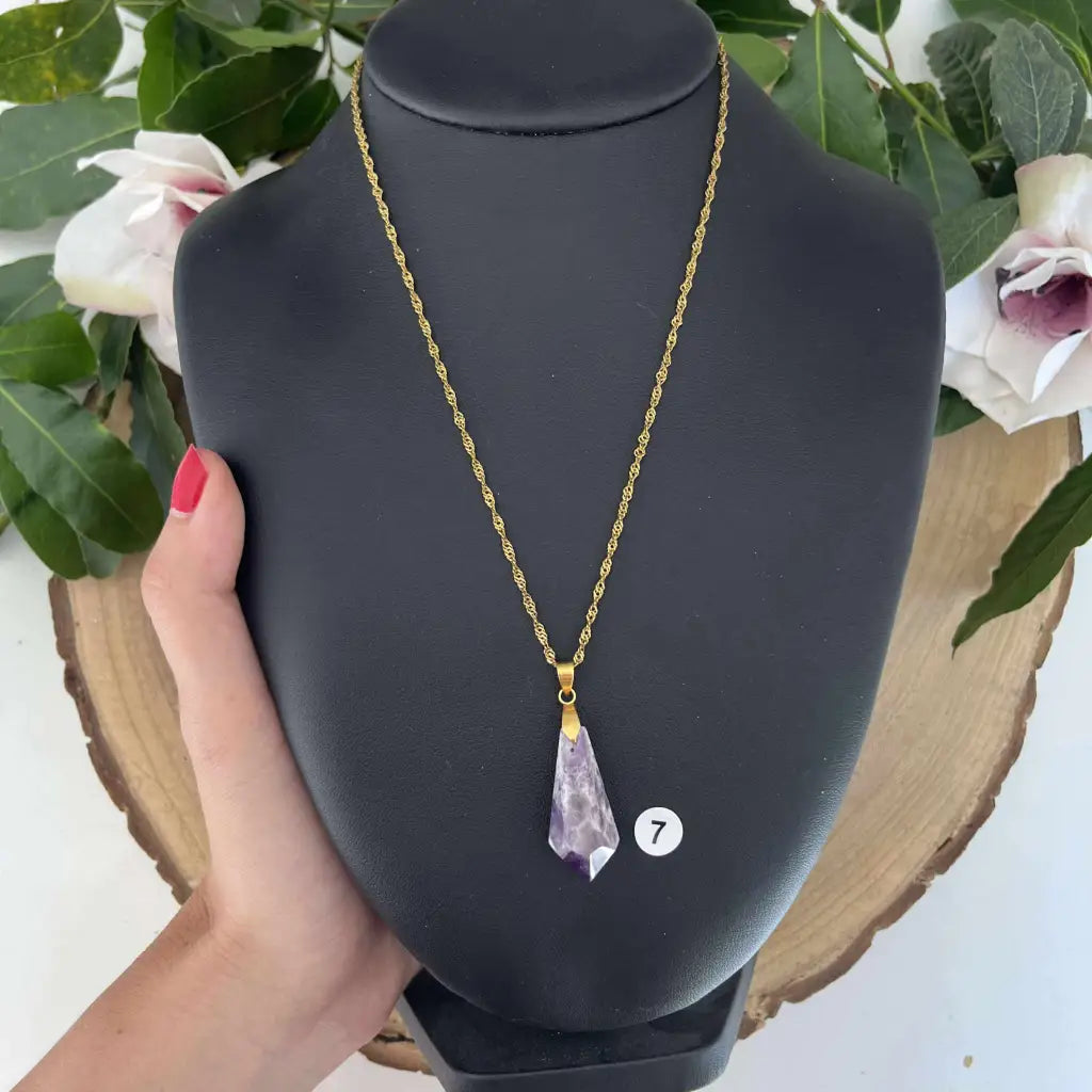 Collier Améthyste Petit Cône – Apaisement et Élégance