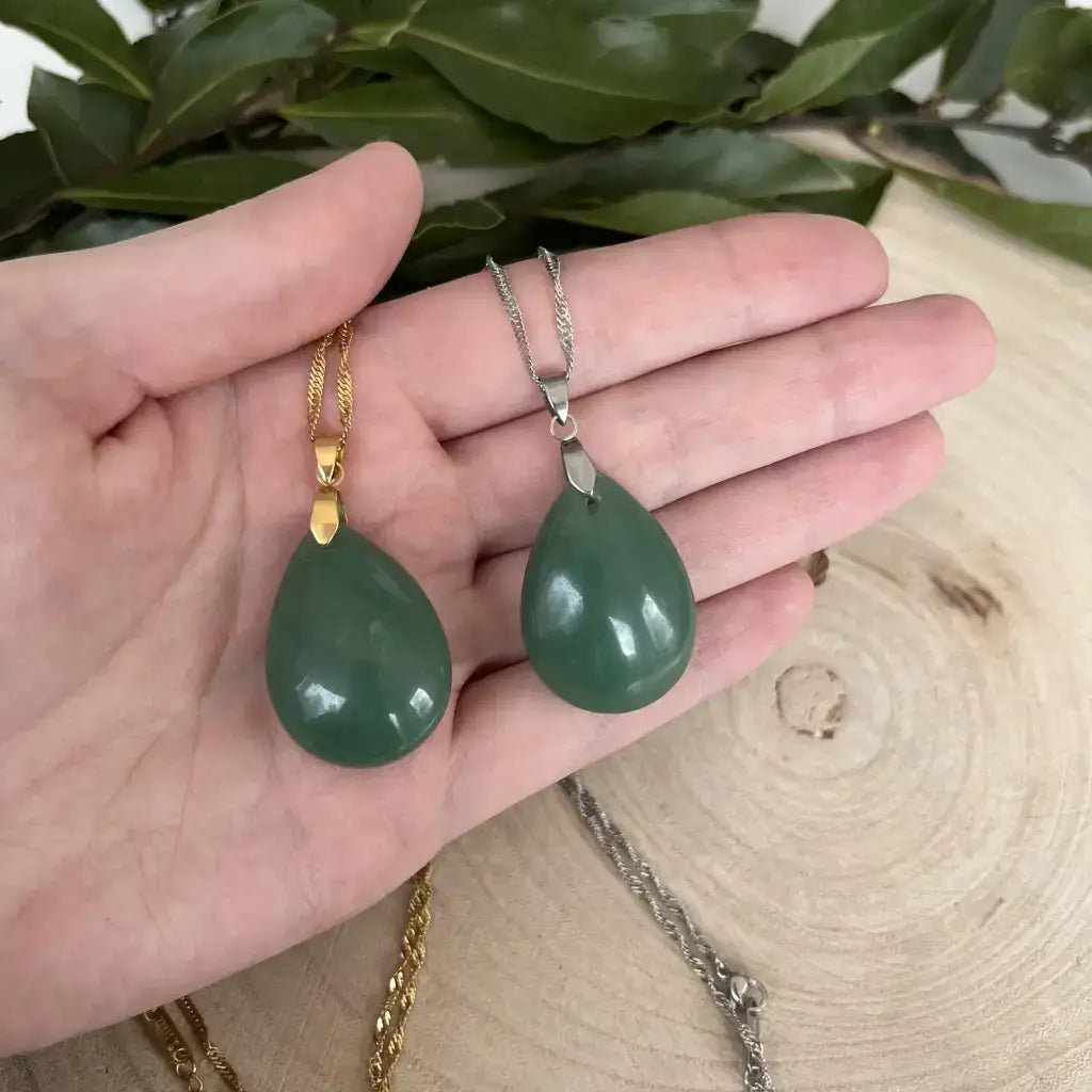 Collier pendentif avec Pendentif Aventurine Verte en forme de goutte et chaîne dorée et argentée