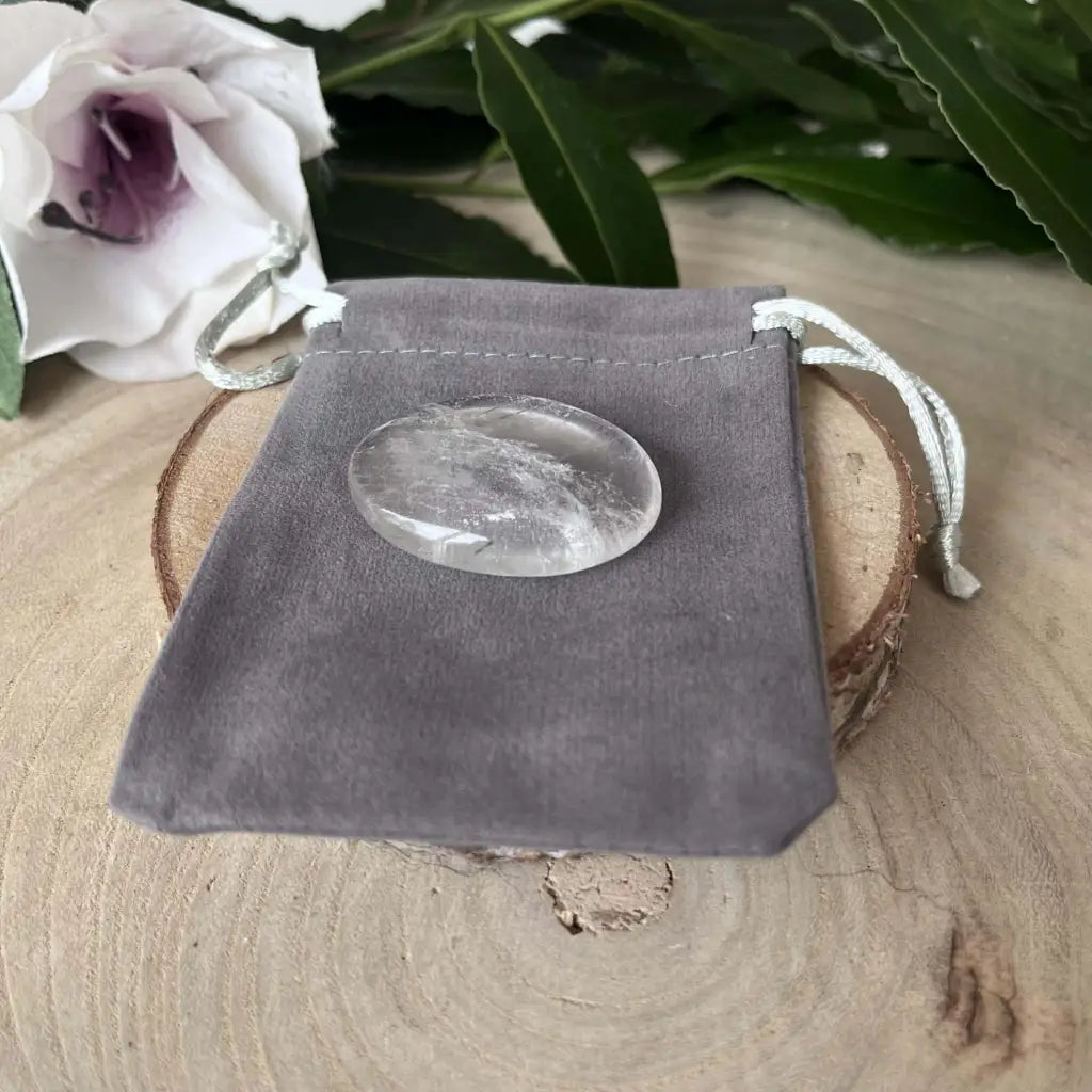 Galet de Pouce en Cristal de Roche Anti-Stress – Clarté