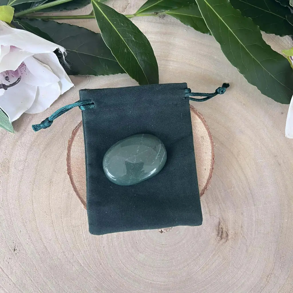 Galet de Pouce en Jade Vert Anti-Stress – Pierre Naturelle