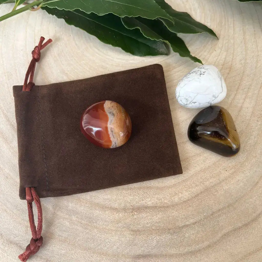 Kit Confiance en Soi avec pierres naturelles multicolores et pochette en suédine marron