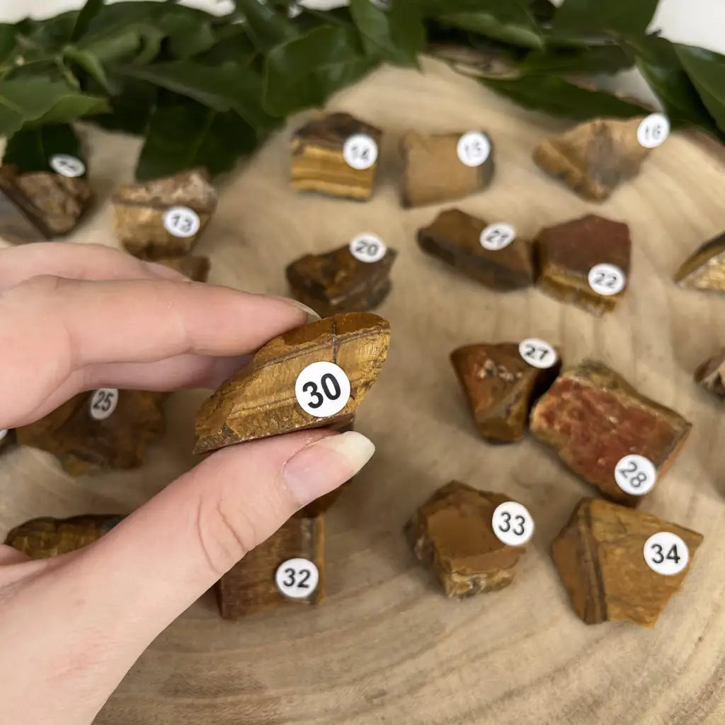 Pierre brute Œil de Tigre – Protection et confiance en soi