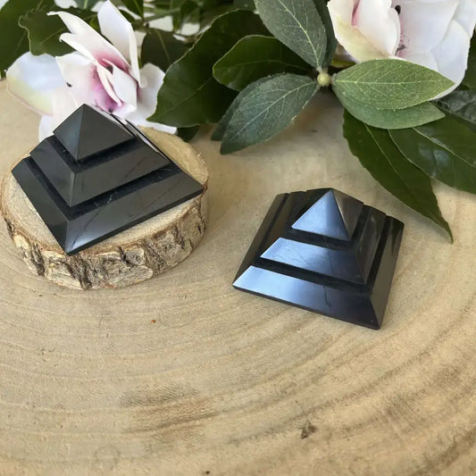 Plaque de protection Pyramide shungite Méditation avec plusieurs couches, parfaite pour la spiritualité