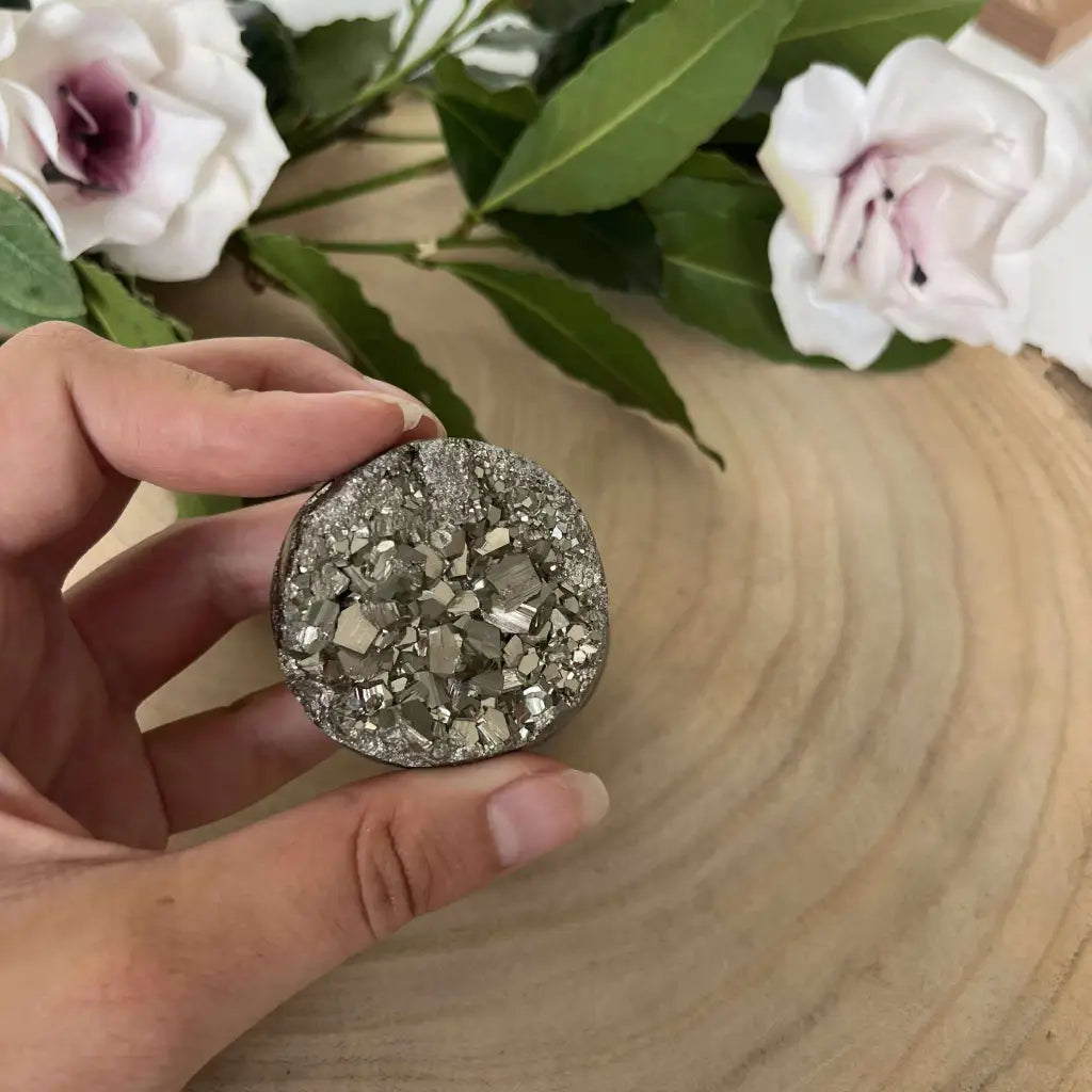 Sphère de Pyrite Brute – Un Trésor Naturel à Votre Portée